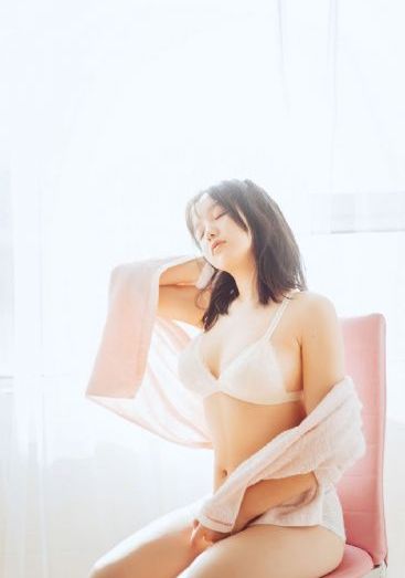 挤进李秀宁紧紧的身体里面_BD高清视频播放